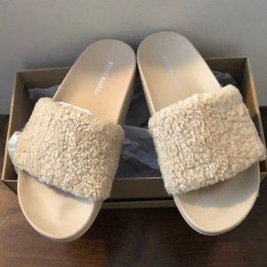 Brand New Steve Madden shear slides!